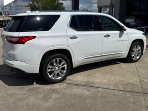 Used 2018 Chevrolet Traverse High Country w/ LPO, Cargo Package AWD/4WD image 5