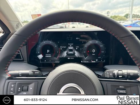 New 2025 Nissan Kicks SR image 22