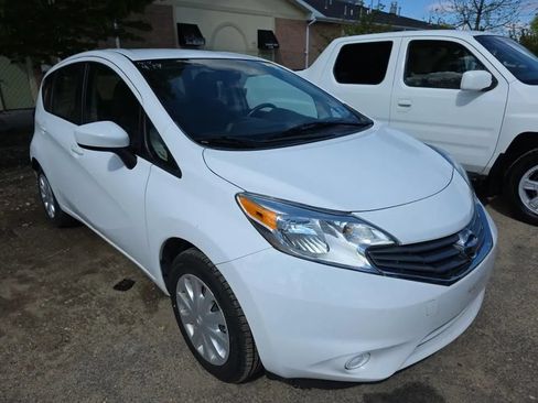 Used 2016 Nissan Versa Note SV FWD image 2