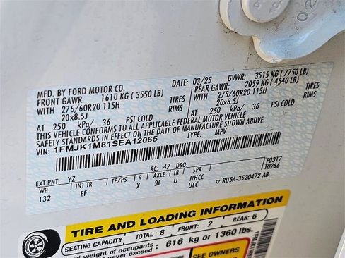 Certified 2025 Ford Expedition Max Platinum image 32