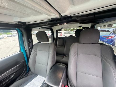 Used 2020 Jeep Wrangler Sport AWD/4WD image 9
