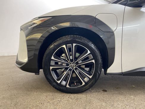 Used 2023 Toyota bZ4X Limited image 12