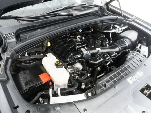 Used 2023 Jeep Grand Cherokee Limited AWD/4WD image 3