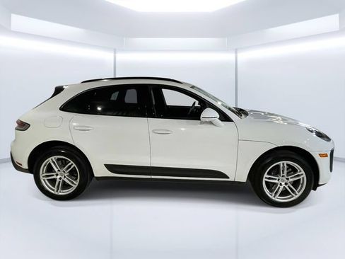 Certified 2024 Porsche Macan AWD/4WD image 8
