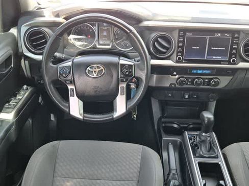 Used 2022 Toyota Tacoma SR5 RWD image 15