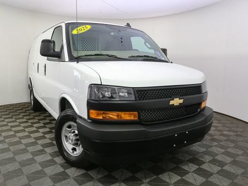 Used 2025 Chevrolet Express 2500 w/ Driver Convenience Package RWD image 3