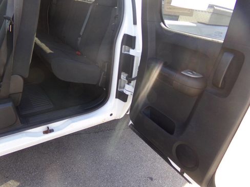 Used 2007 Chevrolet Silverado 2500 LT image 17