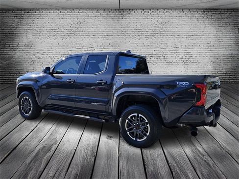 Used 2025 Toyota Tacoma TRD Sport image 3