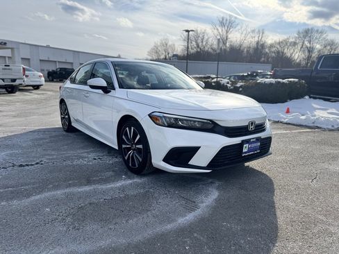 Used 2023 Honda Civic EX image 9