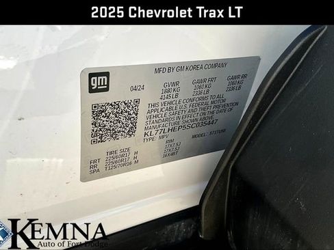 Used 2025 Chevrolet Trax LT w/ Driver Confidence Package FWD image 22