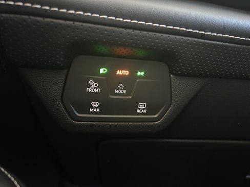 Used 2024 Volkswagen Atlas SE FWD image 23