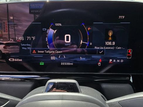 Certified 2025 Chevrolet Silverado EV RST AWD/4WD image 27