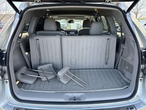 Used 2018 Toyota Highlander XLE image 26