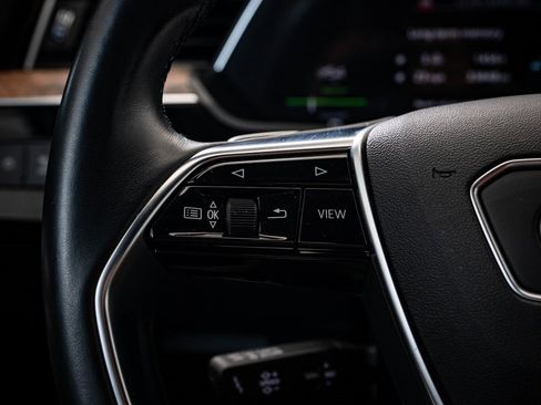 Used 2022 Audi e-tron Premium w/ Convenience Plus Package image 29