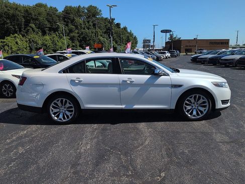 Used 2019 Ford Taurus Limited FWD image 2