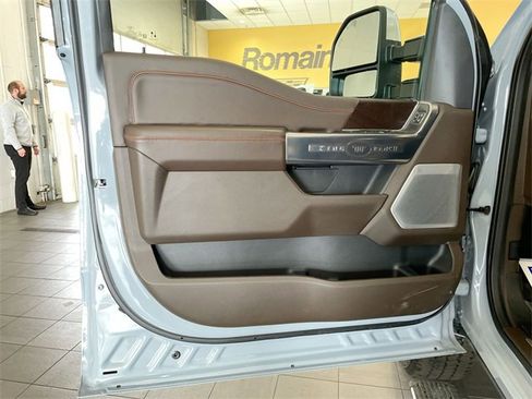 Used 2024 Ford F250 King Ranch w/ Chrome Package image 10