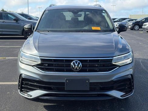 Certified 2024 Volkswagen Tiguan SE R-Line FWD image 2