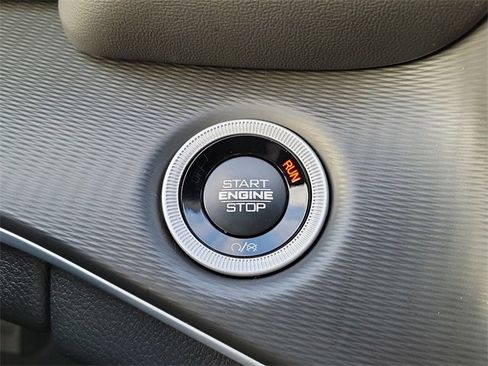 New 2025 Jeep Grand Cherokee L Altitude image 16