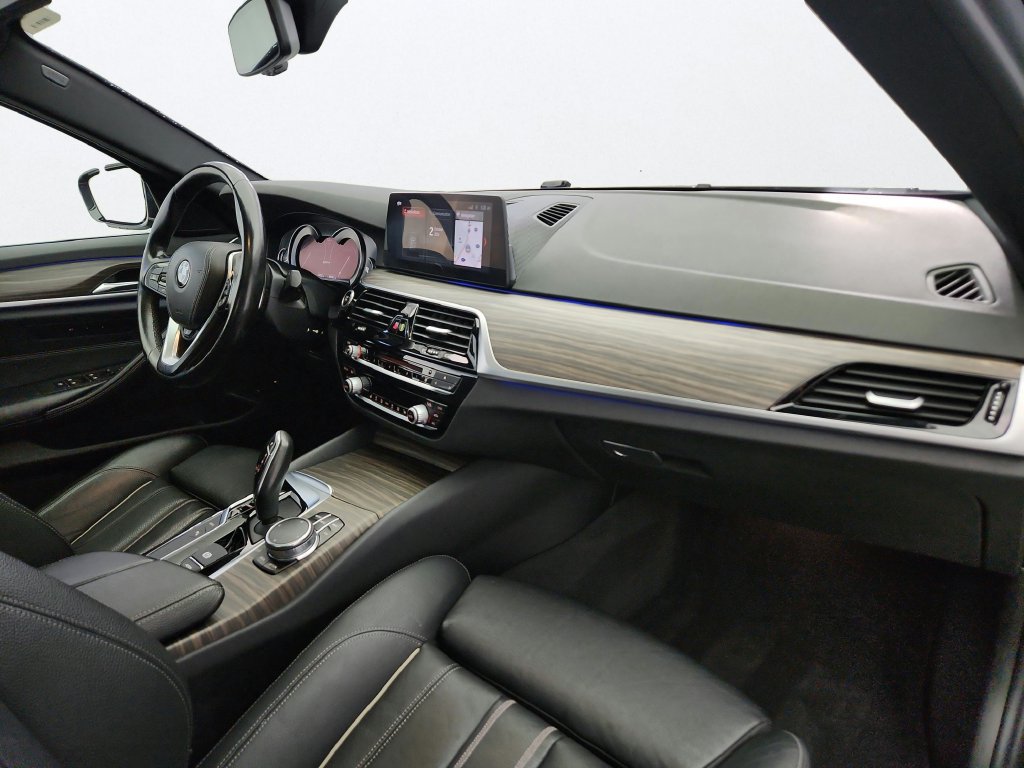 Used 2018 BMW 530e xDrive AWD/4WD image 33