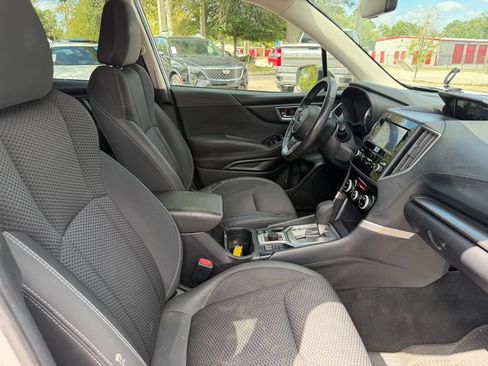 Used 2019 Subaru Forester Premium AWD/4WD image 9