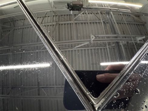 Used 2017 Mercedes-Benz GLC 300 4MATIC image 22