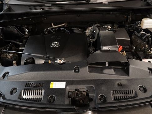 Used 2019 Toyota Highlander SE image 37