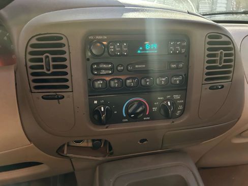 Used 1998 Ford Expedition Eddie Bauer image 12