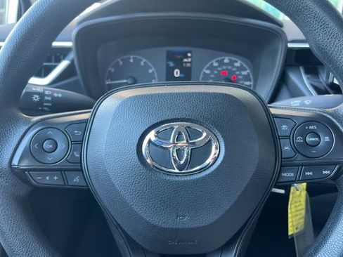 Used 2023 Toyota Corolla LE image 27