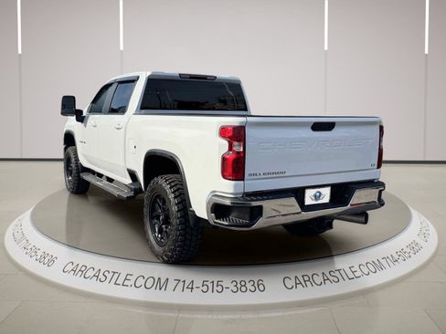 Used 2024 Chevrolet Silverado 2500 LT image 2