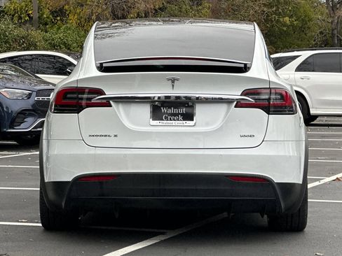 Used 2018 Tesla Model X 100D image 9