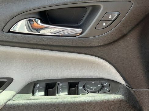 Used 2024 Chevrolet Equinox LS w/ LS Convenience Package FWD image 16