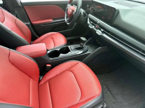 Used 2025 Kia K4 GT-Line w/ GT-Line Premium Package image 8