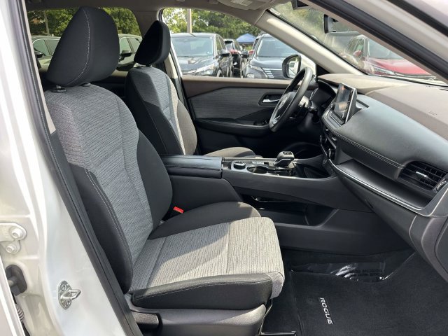 Used 2023 Nissan Rogue SV AWD/4WD image 11