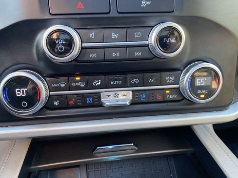 Certified 2023 Ford Expedition Limited image 26