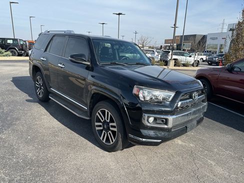 Used 2018 Toyota 4Runner SR5 image 3