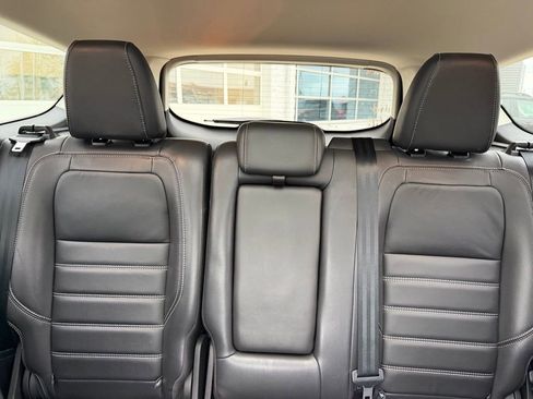 Used 2019 Ford Escape Titanium FWD image 16