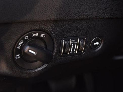 Used 2023 Dodge Charger SXT image 11