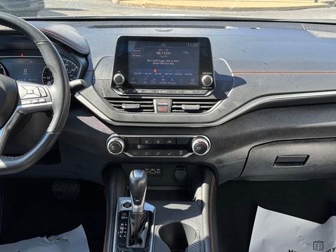 Used 2022 Nissan Altima 2.5 SR image 34