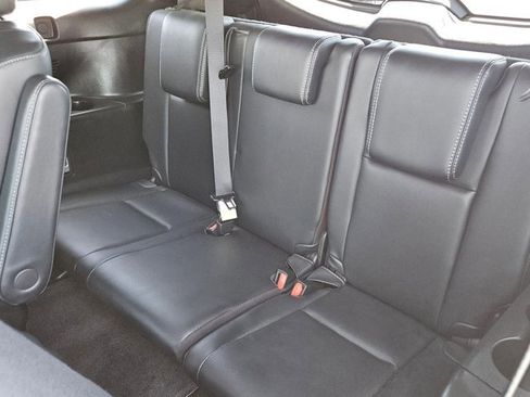 Used 2018 Toyota Highlander SE w/ Carpet Mat Package (TMS) AWD/4WD image 28