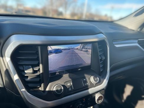 Used 2023 GMC Acadia SLT w/ Preferred Package image 23