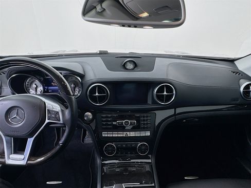 Used 2015 Mercedes-Benz SL 550 image 21