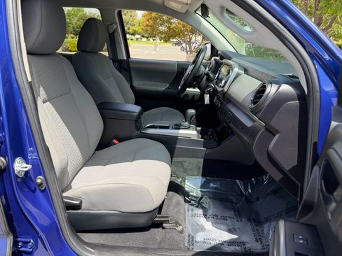 Used 2022 Toyota Tacoma SR5 RWD image 18