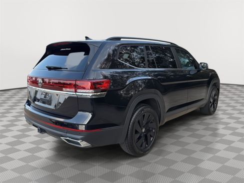 Used 2024 Volkswagen Atlas SE image 5