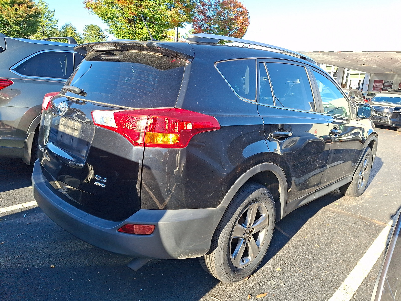 Used 2015 Toyota RAV4 XLE AWD/4WD image 4