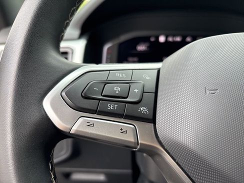 Used 2022 Volkswagen Atlas Cross Sport SEL image 22