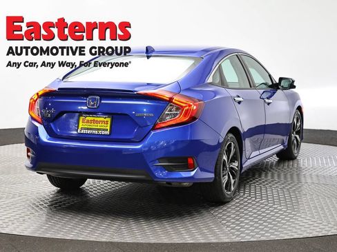 Used 2017 Honda Civic Touring image 5
