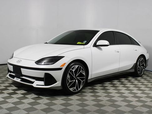 Used 2024 Hyundai Ioniq 6 SEL image 3