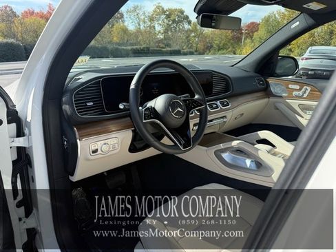 Certified 2025 Mercedes-Benz GLS 450 4MATIC image 11