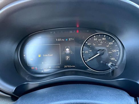 Used 2023 Nissan Kicks SR w/ Interior Electronics Package FWD image 24