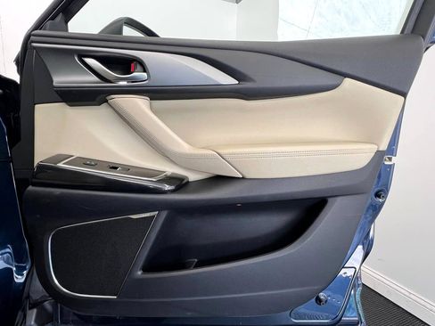 Used 2019 MAZDA CX-9 Touring w/ Touring Premium Package image 12